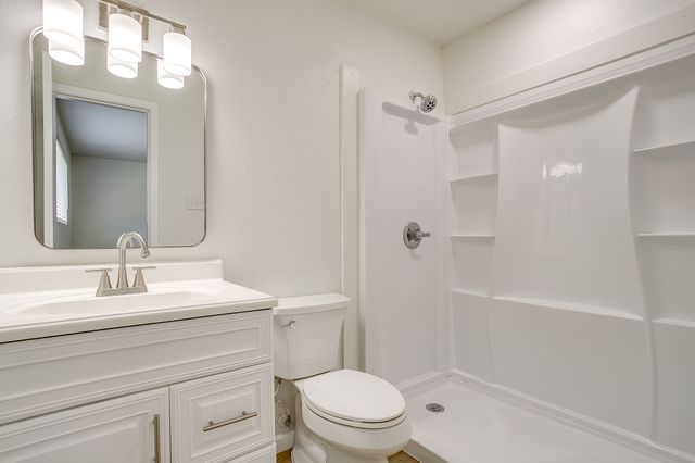 111 Chris Court, Alvarado, TX 76009