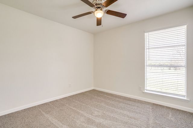 111 Chris Court, Alvarado, TX 76009