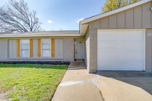 111 Chris Court, Alvarado, TX 76009