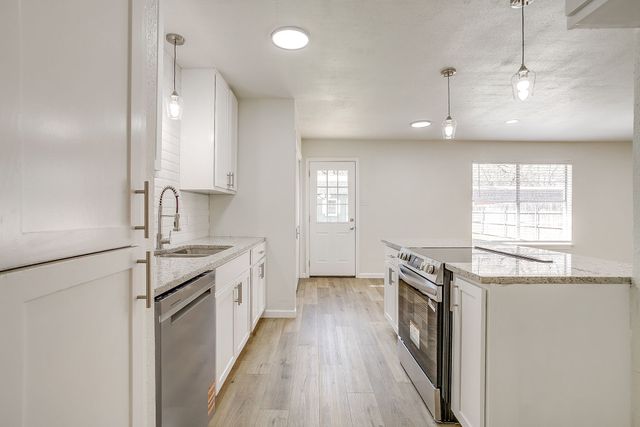 111 Chris Court, Alvarado, TX 76009