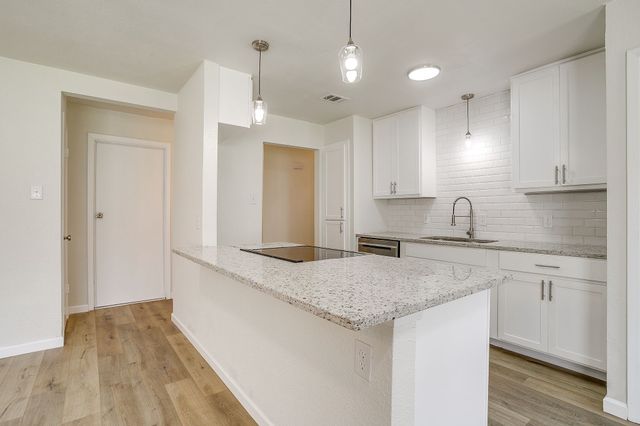 111 Chris Court, Alvarado, TX 76009