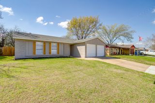 111 Chris Court, Alvarado, TX 76009