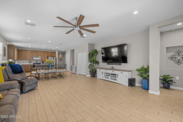 19031 W SHEFFER Avenue, Buckeye, AZ 85326