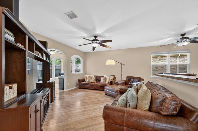 510 Jefferson Lane, Lake Dallas, TX 75065