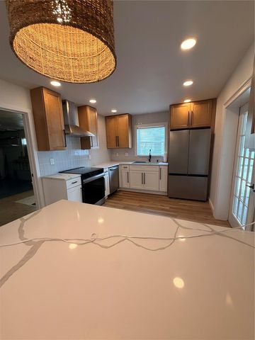 4227 HELENA STREET NE, St Petersburg, FL 33703