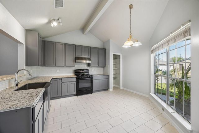 16911 Summer Dawn Place, Houston, TX 77095