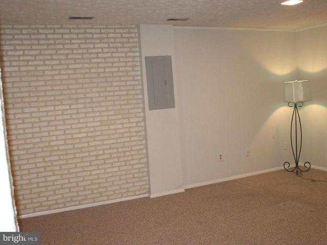 6821 MONTIVIDEO SQUARE CT, Falls Church, VA 22043