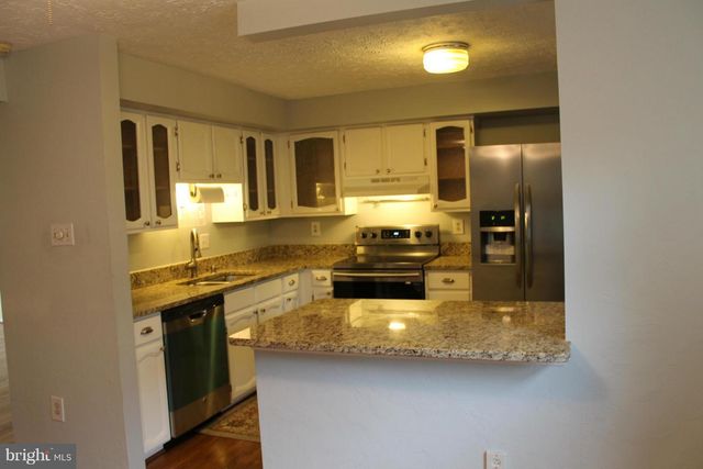 6821 MONTIVIDEO SQUARE CT, Falls Church, VA 22043