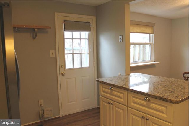 6821 MONTIVIDEO SQUARE CT, Falls Church, VA 22043