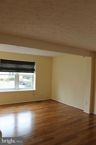 6821 MONTIVIDEO SQUARE CT, Falls Church, VA 22043