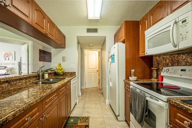 15780 SW 106th Terrace 107, Miami, FL 33196