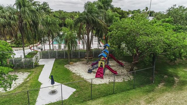 15780 SW 106th Terrace 107, Miami, FL 33196
