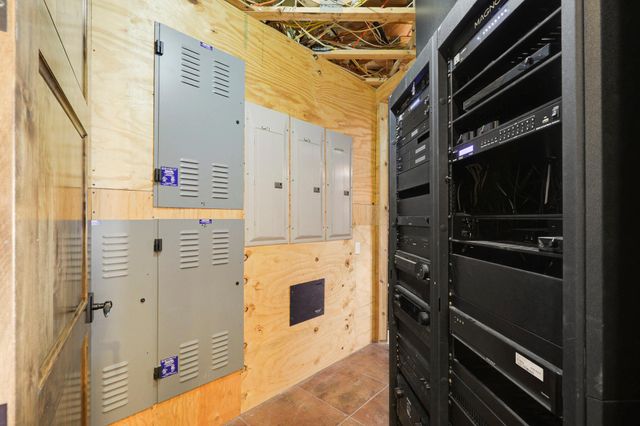 4680 Palmer Pointe Road, Excelsior, MN 55331