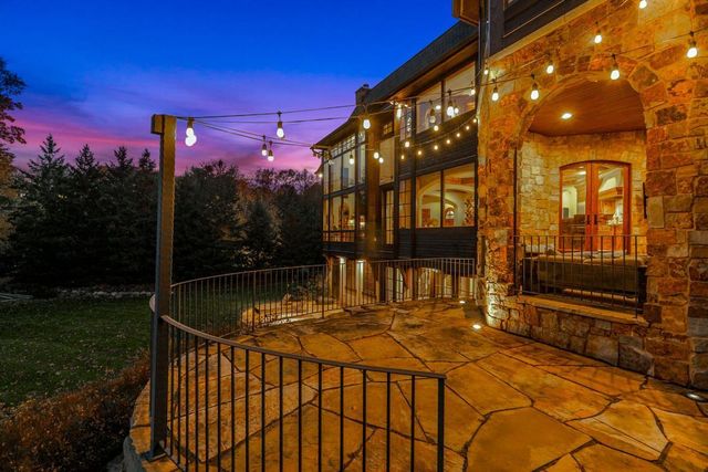 4680 Palmer Pointe Road, Excelsior, MN 55331