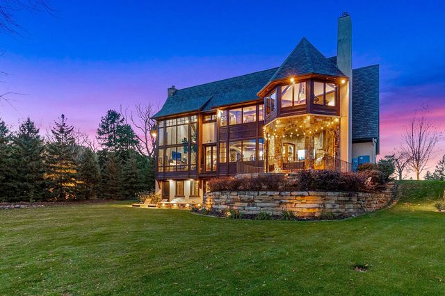 4680 Palmer Pointe Road, Excelsior, MN 55331