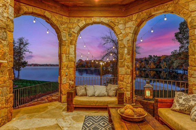 4680 Palmer Pointe Road, Excelsior, MN 55331