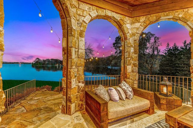 4680 Palmer Pointe Road, Excelsior, MN 55331