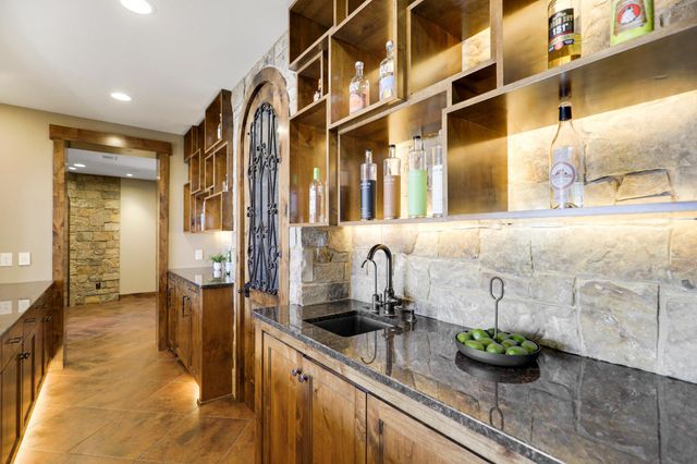 4680 Palmer Pointe Road, Excelsior, MN 55331