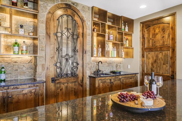 4680 Palmer Pointe Road, Excelsior, MN 55331