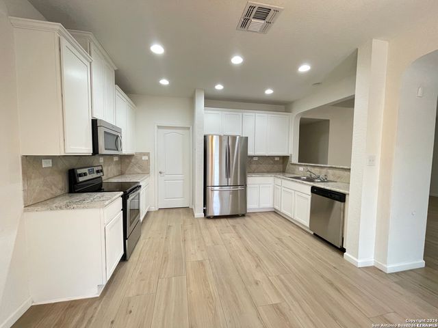 7746 Heavenly Arbor, San Antonio, TX 78254