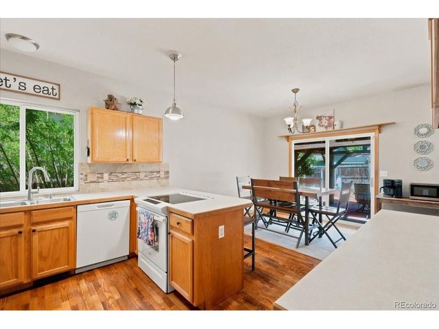 1116 Summit Ct, Windsor, CO 80550