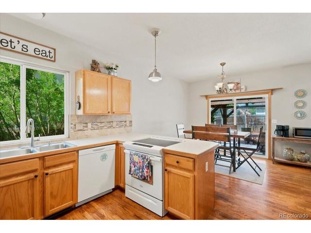 1116 Summit Ct, Windsor, CO 80550