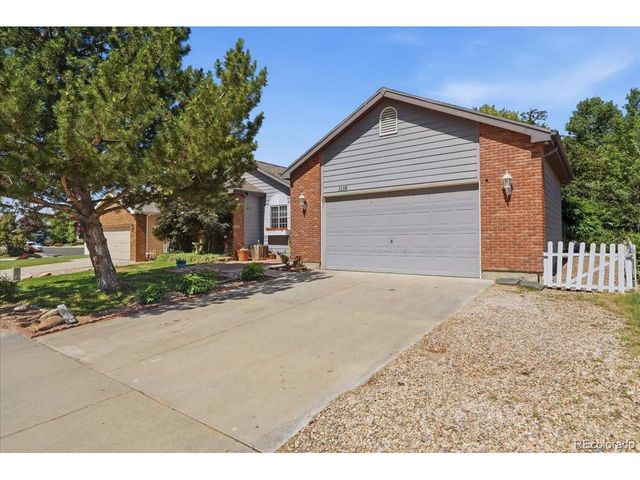 1116 Summit Ct, Windsor, CO 80550