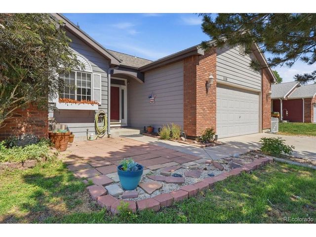 1116 Summit Ct, Windsor, CO 80550