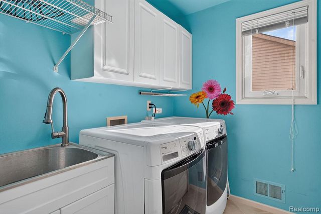 2191 Barclay Avenue, Shelby, MI 48317
