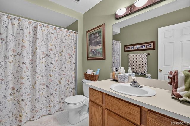 2191 Barclay Avenue, Shelby, MI 48317