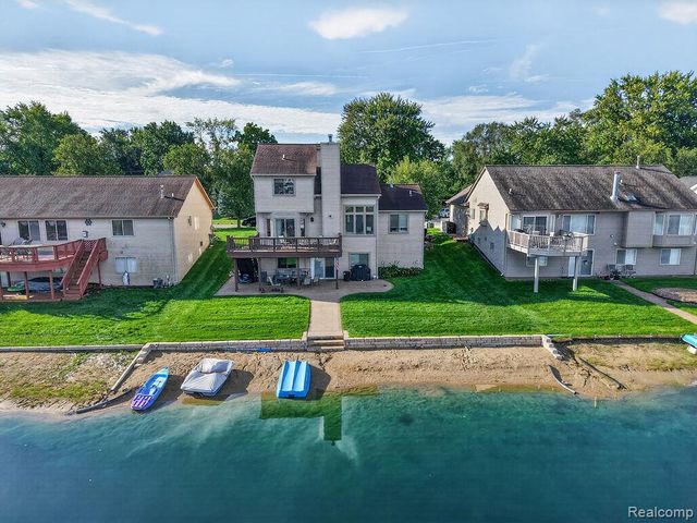 2191 Barclay Avenue, Shelby, MI 48317