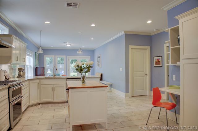 2119 E 17th Place, Tulsa, OK 74104