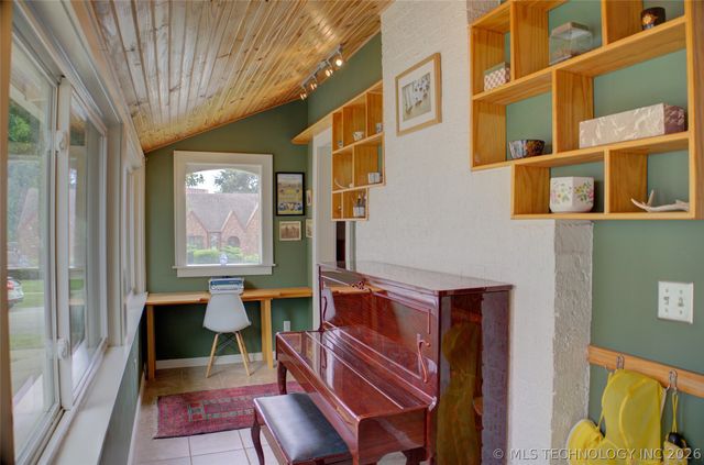 2119 E 17th Place, Tulsa, OK 74104