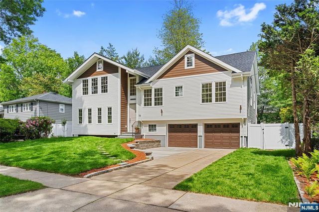 16 Coles Court, River Edge, NJ 07661