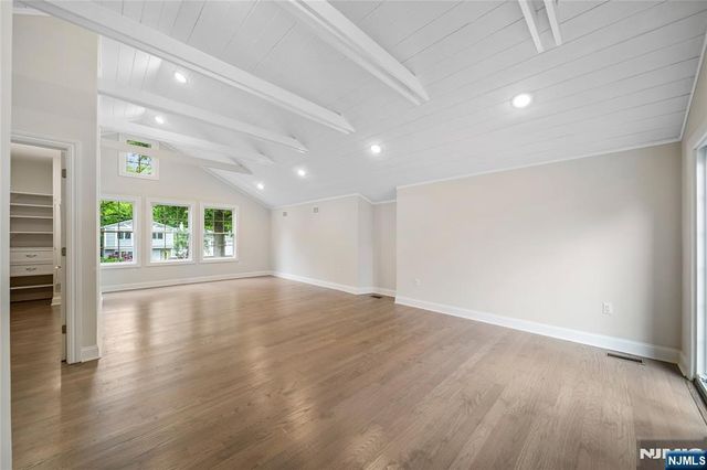 16 Coles Court, River Edge, NJ 07661