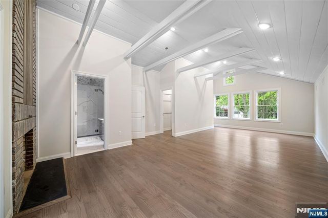 16 Coles Court, River Edge, NJ 07661