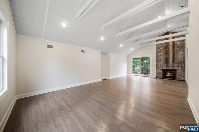 16 Coles Court, River Edge, NJ 07661