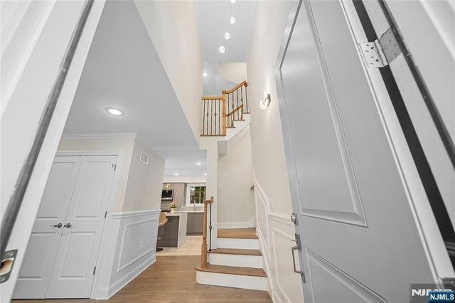 16 Coles Court, River Edge, NJ 07661