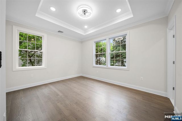 16 Coles Court, River Edge, NJ 07661