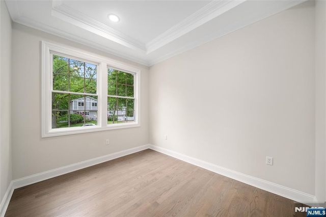 16 Coles Court, River Edge, NJ 07661