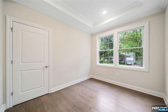 16 Coles Court, River Edge, NJ 07661
