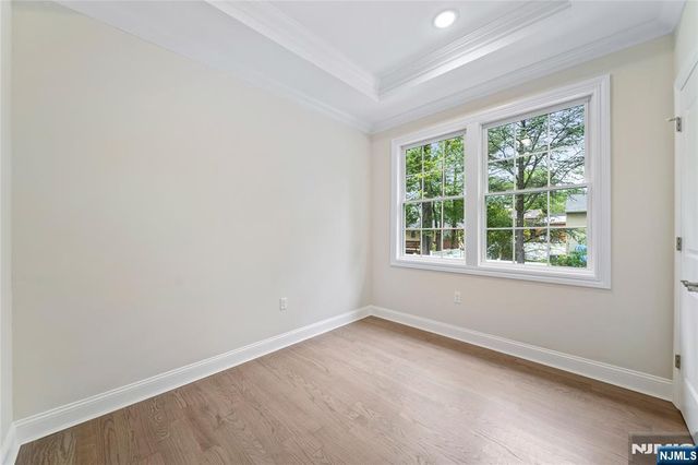 16 Coles Court, River Edge, NJ 07661