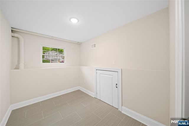 16 Coles Court, River Edge, NJ 07661