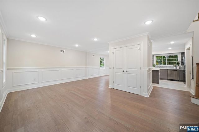 16 Coles Court, River Edge, NJ 07661