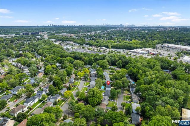 16 Coles Court, River Edge, NJ 07661