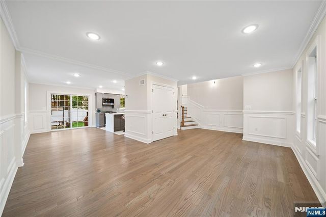 16 Coles Court, River Edge, NJ 07661