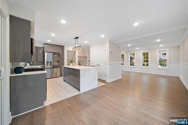 16 Coles Court, River Edge, NJ 07661