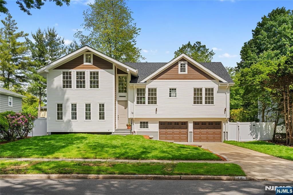 16 Coles Court, River Edge, NJ 07661