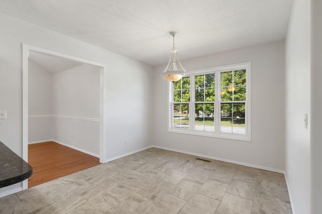 3981 W Greenwood Street, Springfield, MO 65807