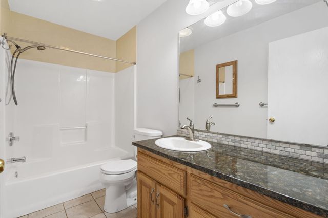 3981 W Greenwood Street, Springfield, MO 65807